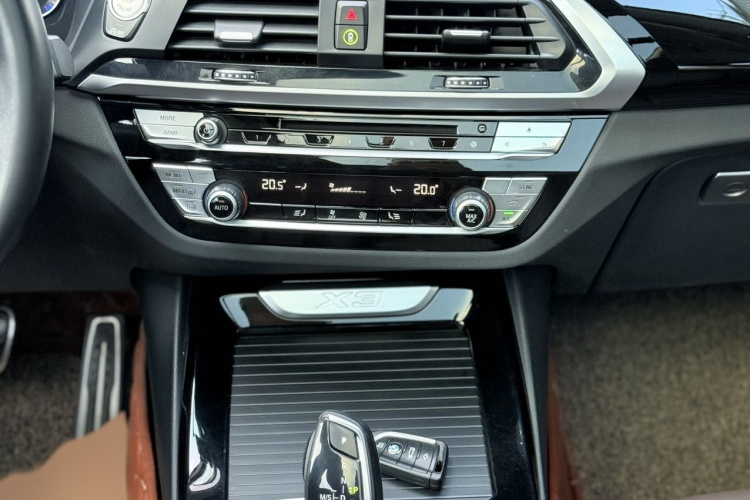 宝马X3 2018款 xDrive25i M运动套装 国VI中控内饰7011