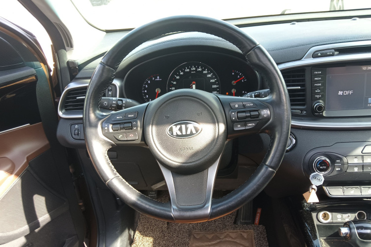 起亚 2015款 索兰托L 2.4L 汽油4WD精英版 5座 国V中控内饰13