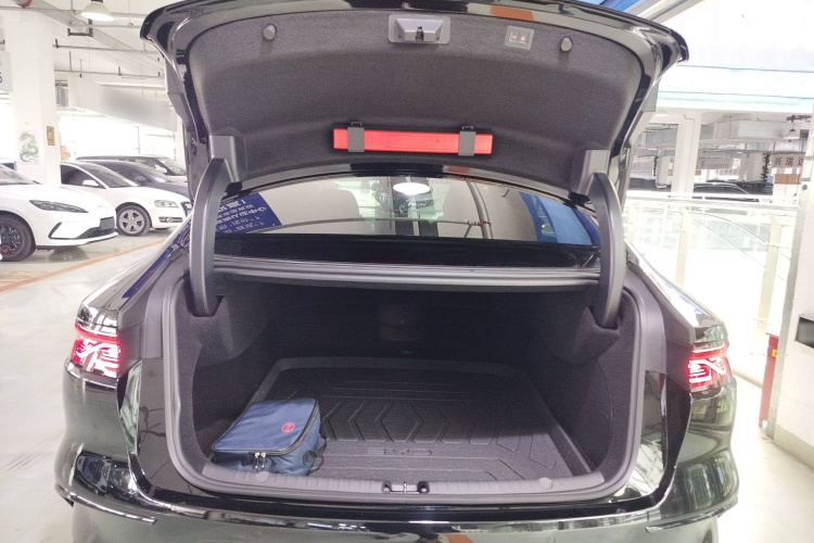 比亚迪 汉 2025款 DM-i 125KM尊贵型局部细节23