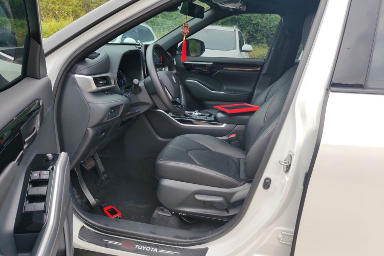 丰田 皇冠陆放 2022款 2.5L HEV两驱精英版局部细节19