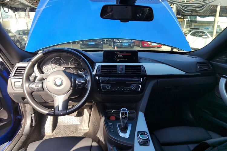 宝马3系GT 2018款 320i M运动型中控内饰12