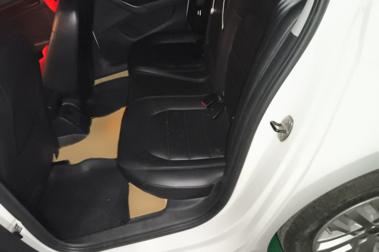 大众 桑塔纳 2013款 1.6L 自动豪华版中控内饰7004