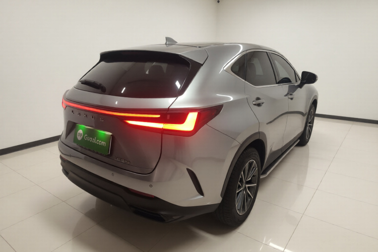 雷克萨斯NX 2022款 350h 前驱 创悦版车身外观7