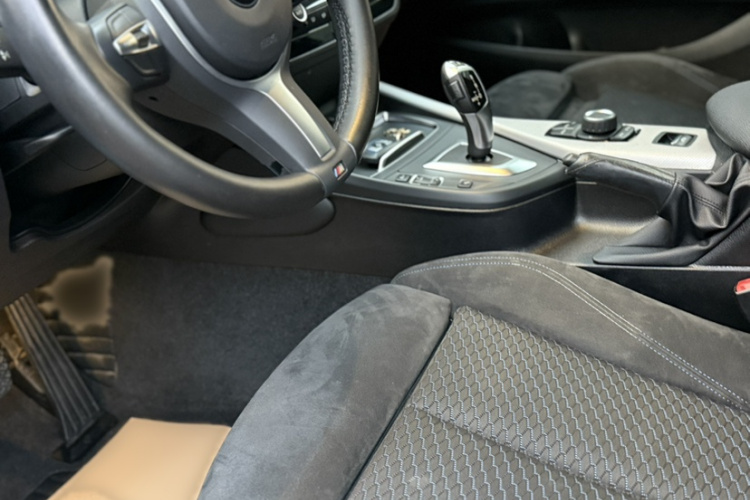 宝马2系(进口) 2018款 225i 敞篷轿跑车 M运动型中控内饰7008