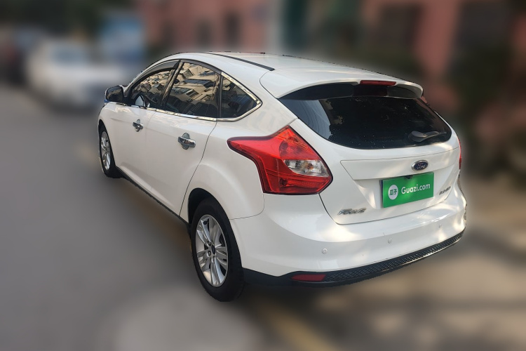 福特 福克斯 2012款 两厢 1.6L 手动舒适型车身外观6003