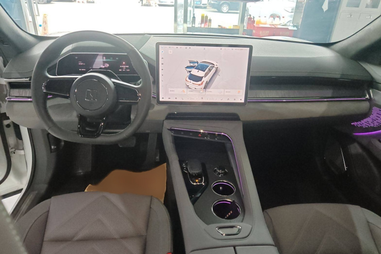 极氪001 2023款 WE版 86kWh中控内饰7002