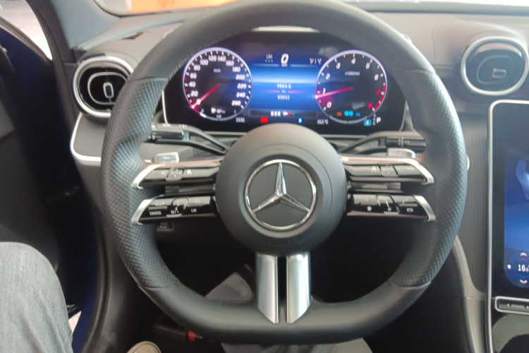 奔驰C级 2022款 C 200 L 运动版局部细节13