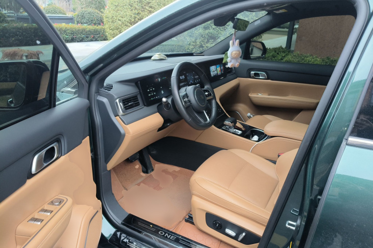 理想汽车 理想ONE 2021款 增程6座版中控内饰7003