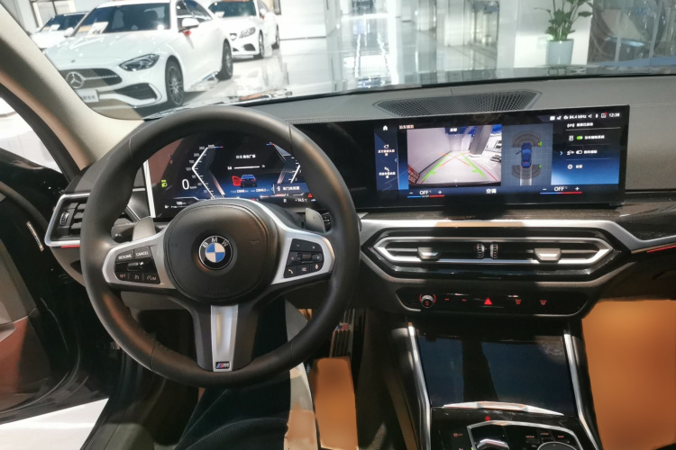 宝马3系 2023款 325Li M运动套装中控内饰7002