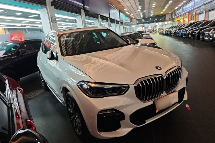 宝马X5(进口) 2020款 xDrive40i M运动套装车身外观3