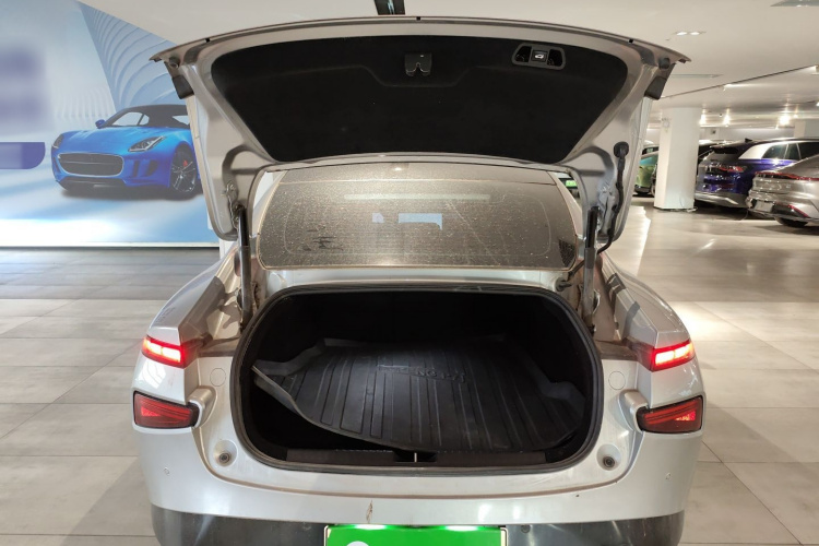 小鹏P7 2022款 480E机舱底盘23