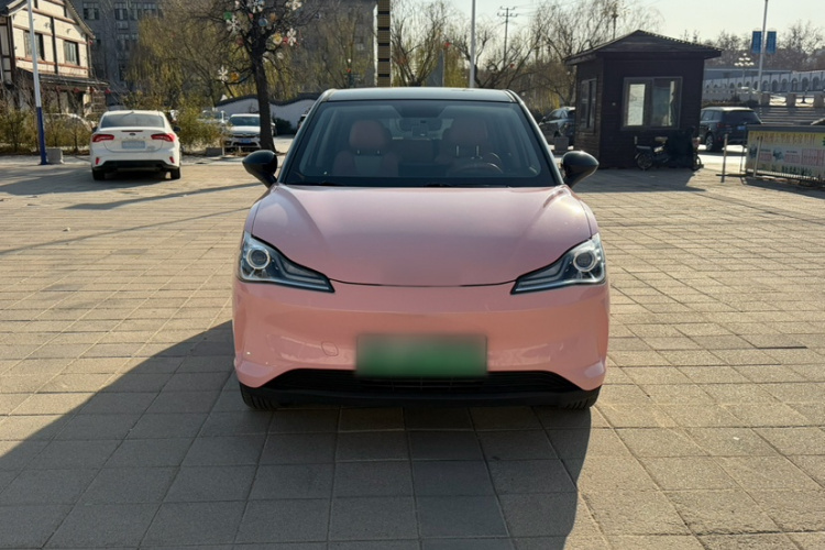 哪吒汽车 哪吒V 2022款 潮 400 Lite 粉色定制款车身外观6001