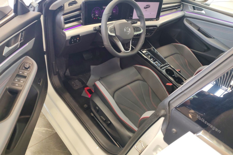 大众 2025款 凌渡L 280TSI DSG酷辣版中控内饰20