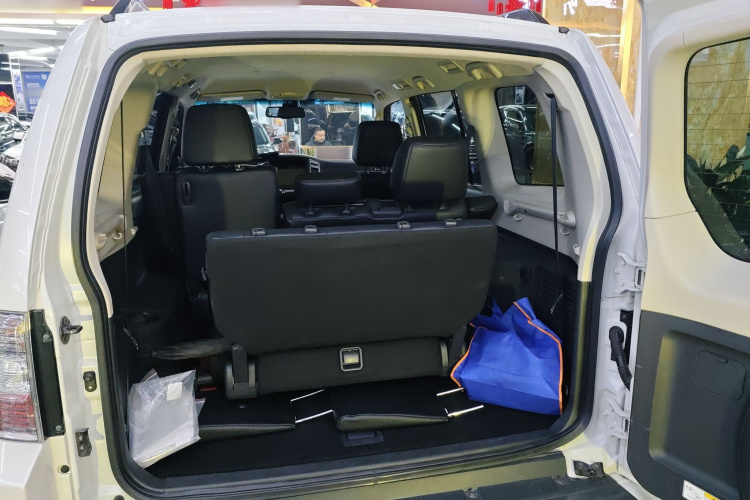 三菱 帕杰罗(进口) 2020款 3.0L 自动尊贵越野版局部细节23