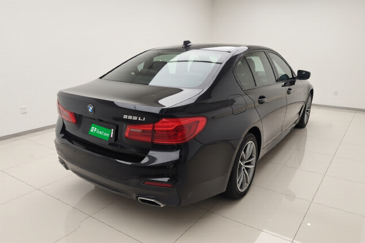 宝马5系 2019款 525Li M运动套装车身外观7