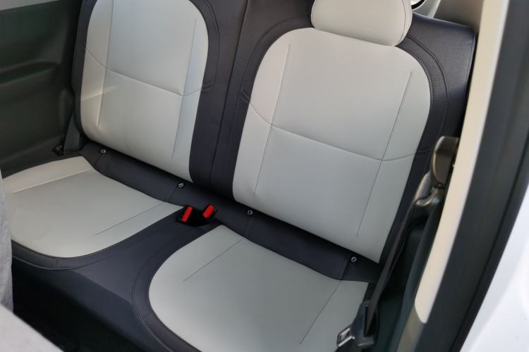 吉利银河 2025款 210km 熊猫骑士中控内饰7004