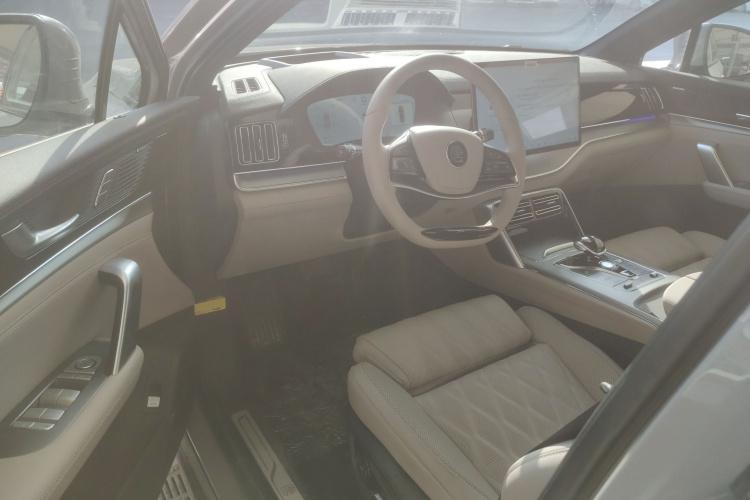 比亚迪 唐新能源 2025款 DM-i 115KM 旗舰型中控内饰7003