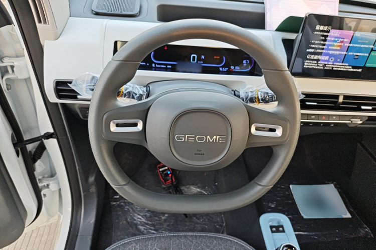 吉利银河 2024款 熊猫mini 200km 耐力熊中控内饰13