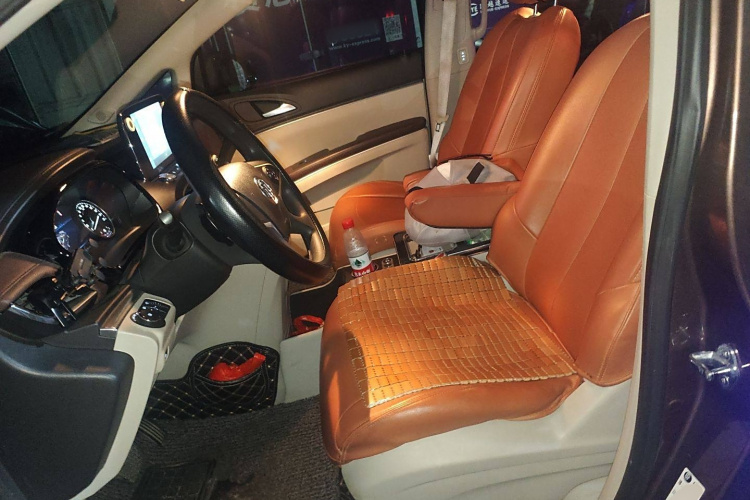 别克GL8 2021款 陆上公务舱 652T 舒适型局部细节19