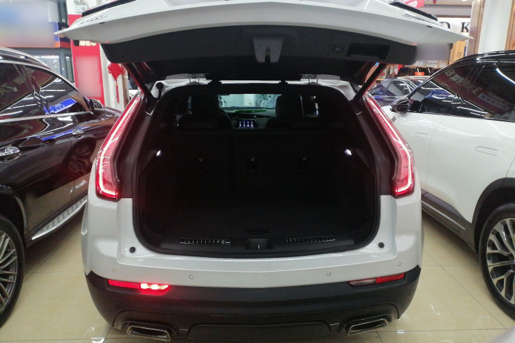 凯迪拉克XT4 2018款 28T 四驱领先运动型机舱底盘23