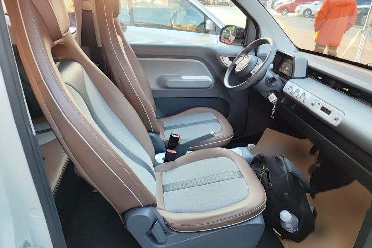 五菱汽车 宏光MINIEV 2022款 GAMEBOY 200km 玩咖款 磷酸铁锂局部细节41