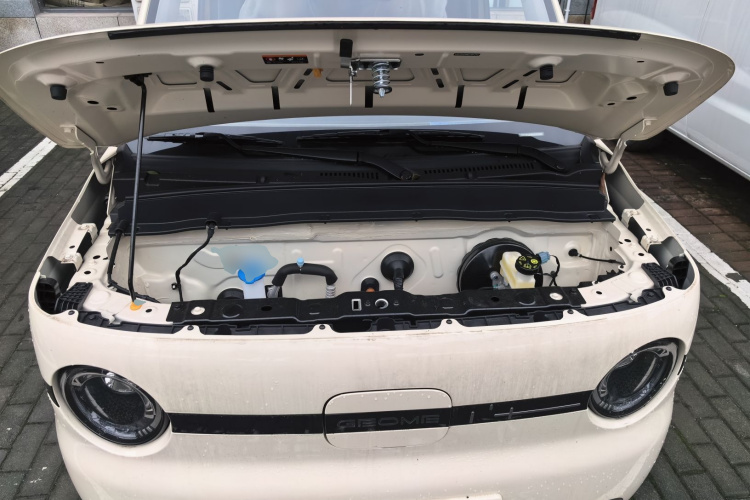 吉利银河 熊猫 2025款 210km 元气熊机舱底盘24