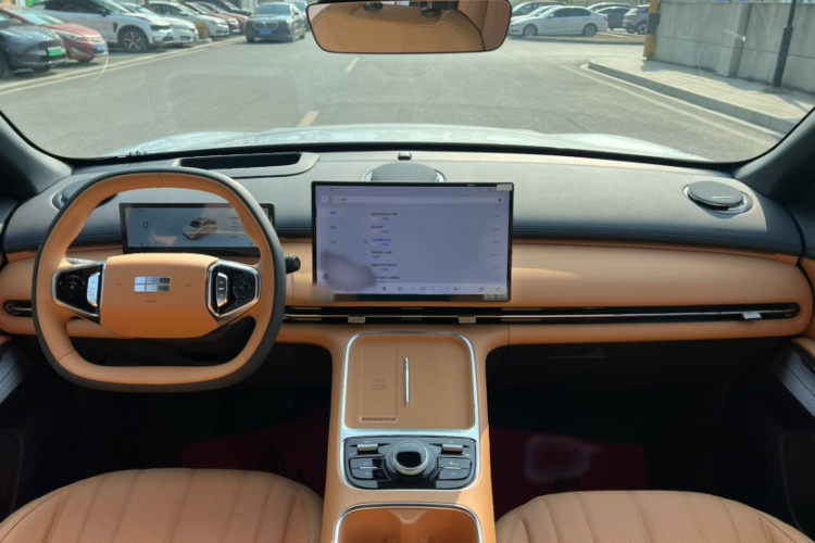 吉利银河 银河星舰7 EM-i 2025款 120km 探索+版中控内饰7003