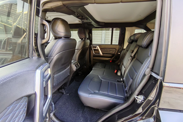 北京BJ40 2018款 PLUS 2.0T 自动四驱城市猎人版中控内饰7002