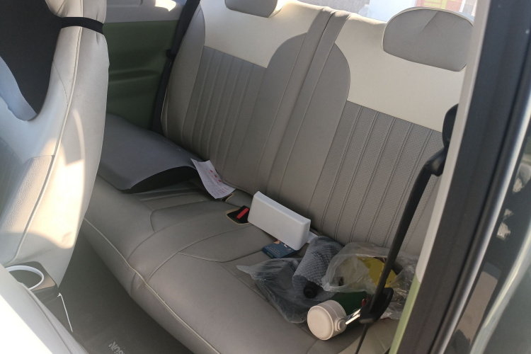 吉利银河 2025款 210km 熊猫骑士中控内饰7004