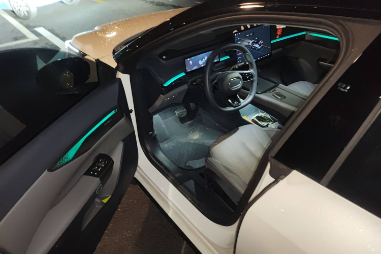 领克07 2024款 EM-P 126长续航 Halo中控内饰7003