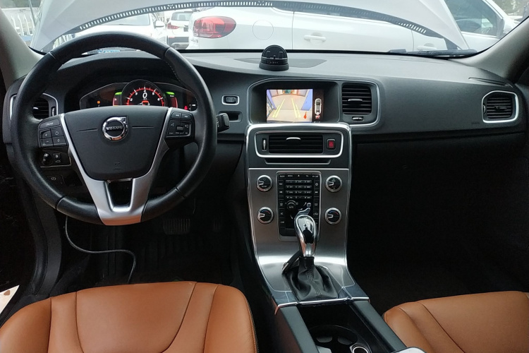 沃尔沃S60 2019款 S60L T5 智远版中控内饰7002
