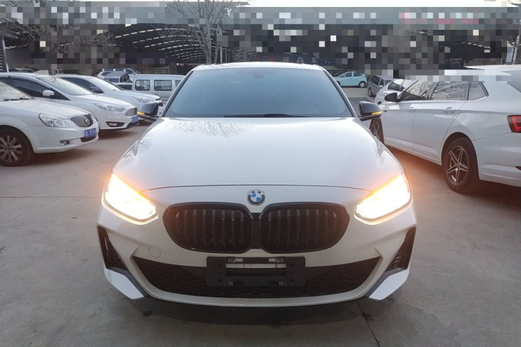 宝马1系 2021款 改款 125i M运动曜夜版车身外观6001