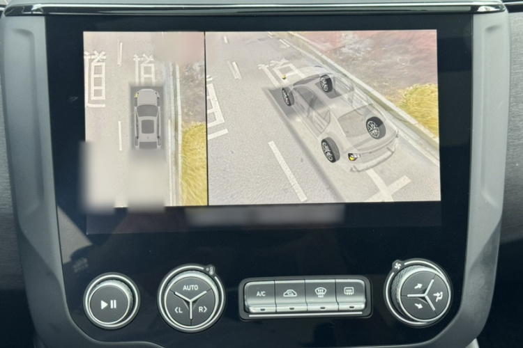 领克03 2022款 2.0TD DCT劲Pro中控内饰7008