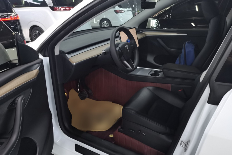 特斯拉 Model Y 2022款 后轮驱动版中控内饰20
