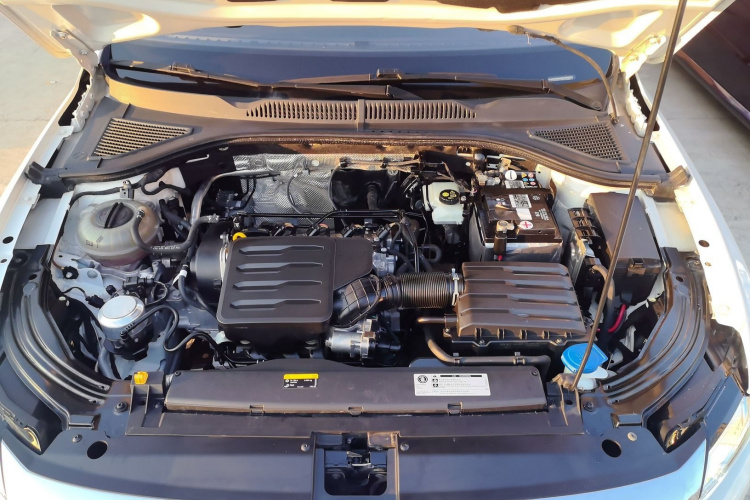 大众 朗逸 2019款 1.5L 自动舒适版 国VI机舱底盘24