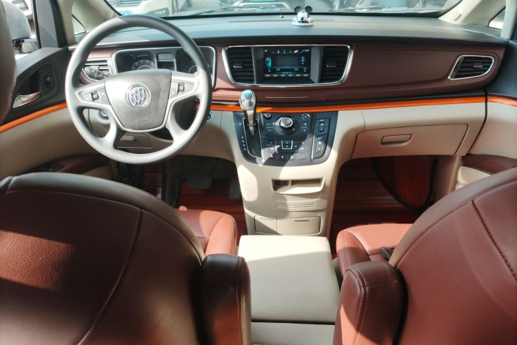 别克GL8 2018款 28T 舒适型 国VI中控内饰7002