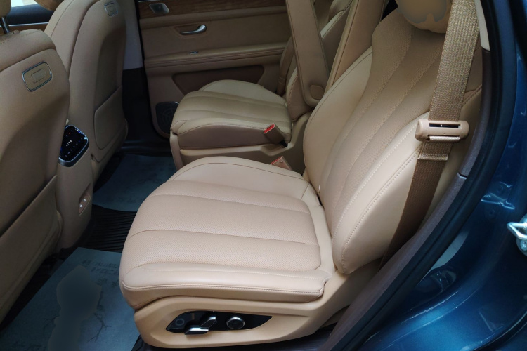 鸿蒙智行 问界M7 2024款 1.5T 智驾四驱Pro版 6座中控内饰21