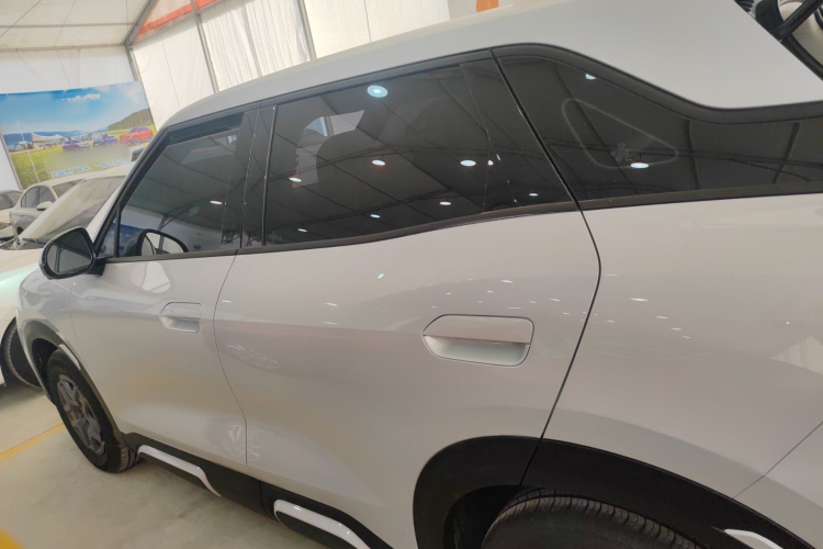 比亚迪 元UP 2025款 301KM 领航型车身外观4