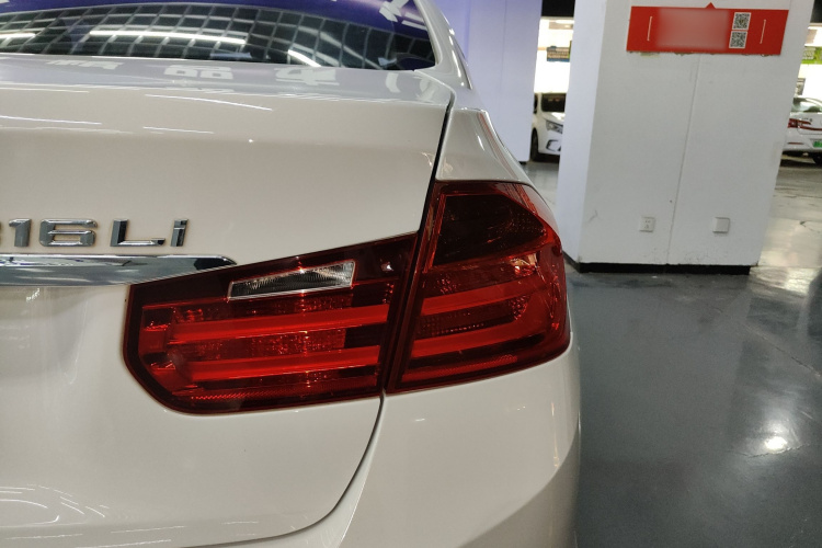 宝马3系 2015款 316Li 时尚型车身外观9