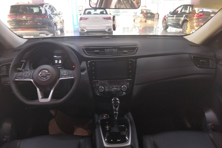 日产 奇骏 2023款 经典 2.0L 两驱智联臻享版中控内饰7001
