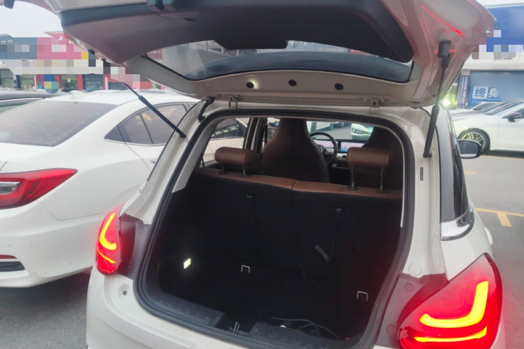 五菱汽车 五菱缤果 2024款 333km 灵犀互联款局部细节23