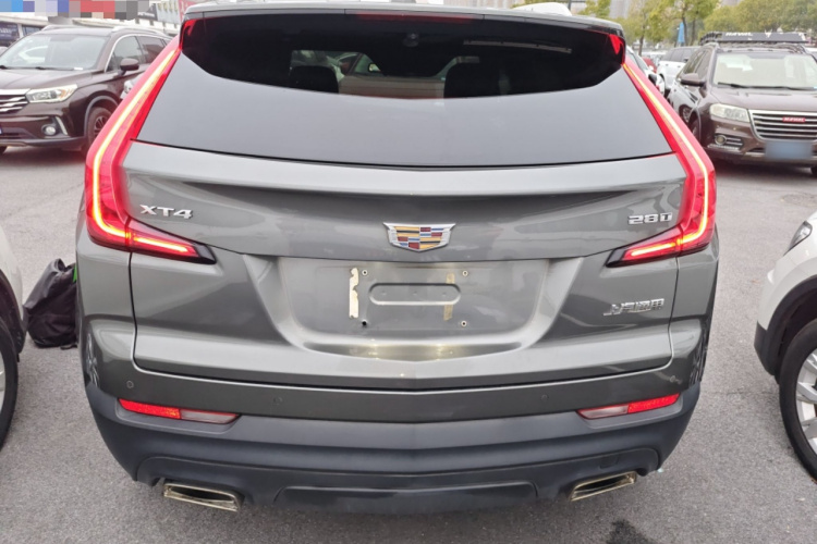 凯迪拉克XT4 2018款 28T 两驱技术型车身外观6