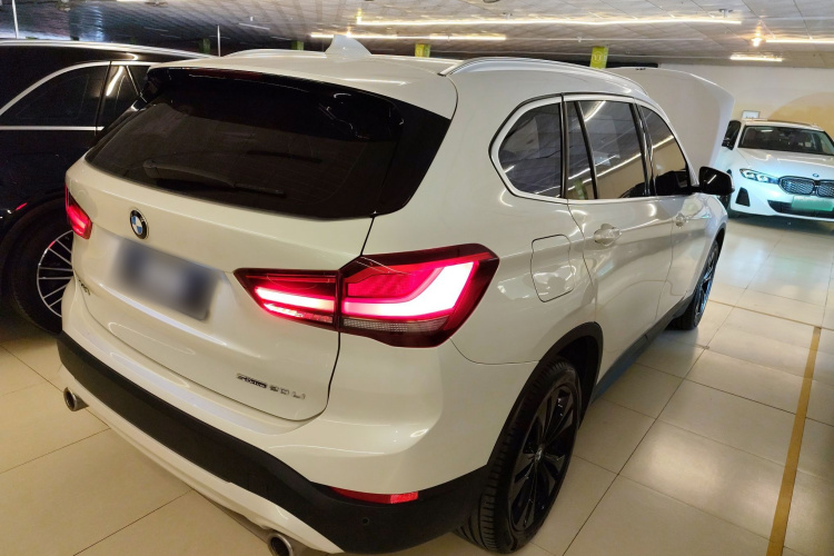 宝马X1 2021款 sDrive20Li 时尚型车身外观6005