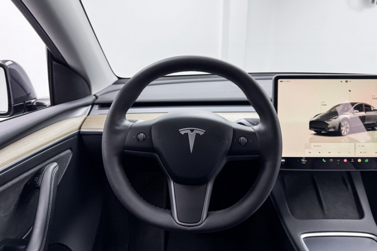 特斯拉 Model Y 2022款 改款 后轮驱动版中控内饰7004