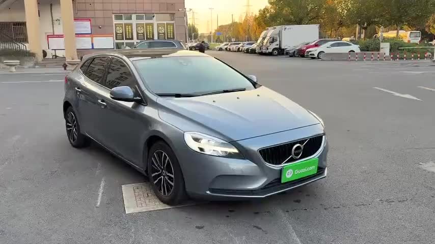 沃尔沃V40 2017款 T3 智逸版实拍1