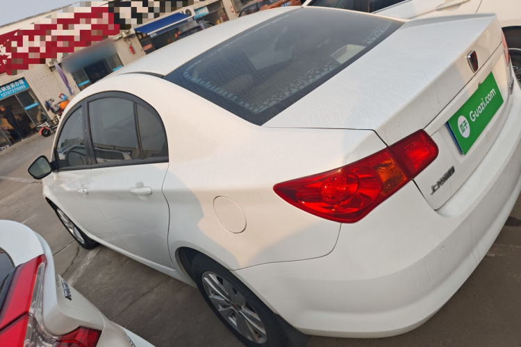 荣威350 2014款 1.5L 自动迅悦版车身外观4