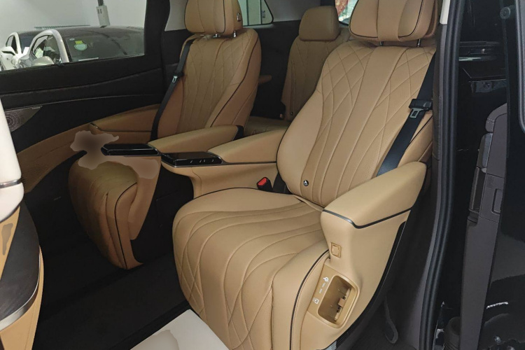 腾势D9 2024款 DM-i 1050 尊享型中控内饰21