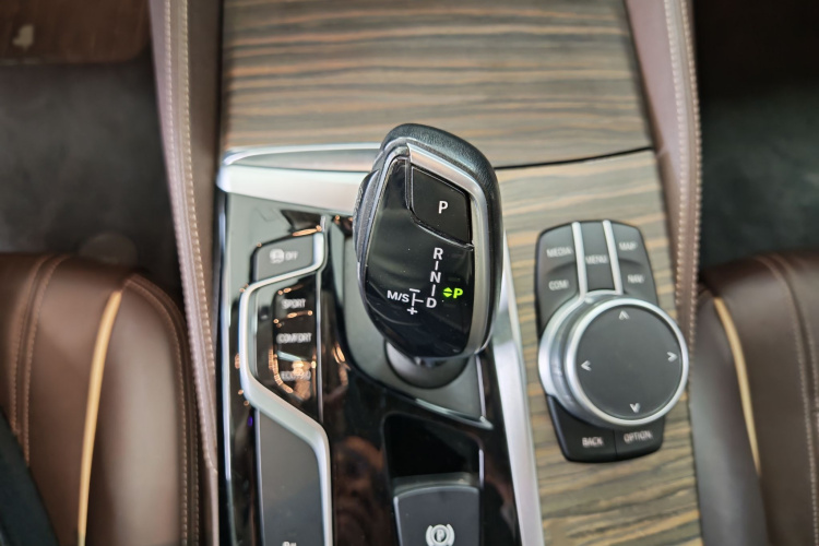 宝马5系 2020款 530Li 领先型 豪华套装局部细节18