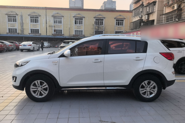 起亚 智跑 2016款 2.0L 自动两驱版GL车身外观4