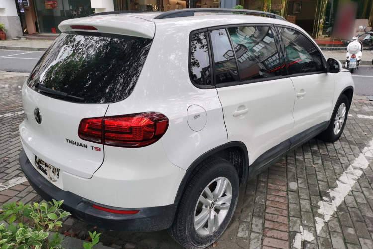 大众 途观 2015款 1.8TSI 自动两驱风尚版车身外观6005